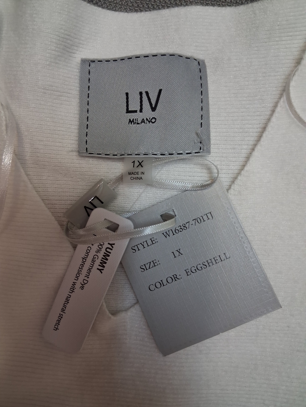 Liv Milano White V-Neck Sweater with Beaded Dragonfly Embellishments Size 1X - Picture 3 of 17